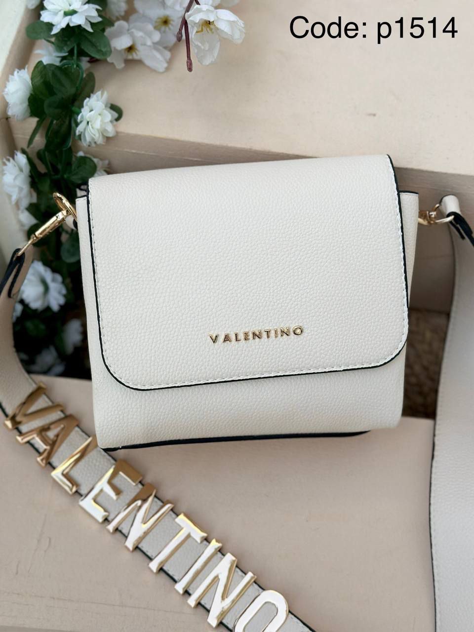 /public/uploads/photos/shares/Suzy bags/IMG_4356.jpeg